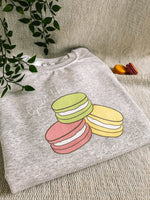 Charger l&#39;image dans la galerie, CREWNECK « SWEET LIKE MACAROONS »
